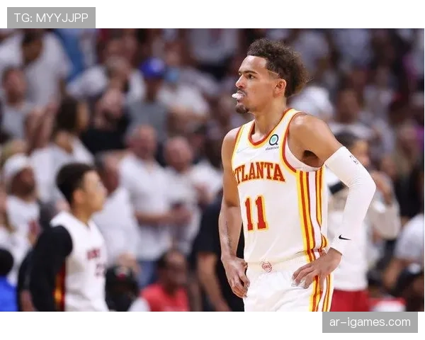 老鹰队特雷-杨加练超远三分，为应对季后赛上线包夹战术做准备